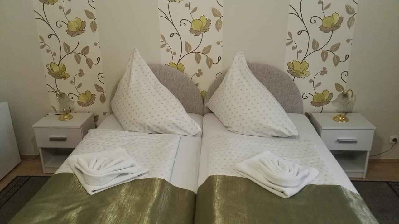 Astoria Panzio Bed & Breakfast Hévíz Eksteriør bilde