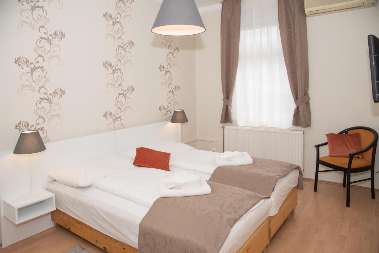 Astoria Panzio Bed & Breakfast Hévíz Eksteriør bilde