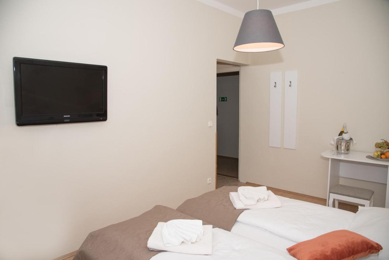 Astoria Panzio Bed & Breakfast Hévíz Eksteriør bilde