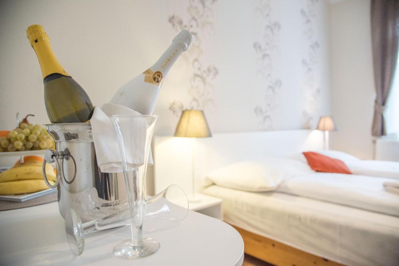 Astoria Panzio Bed & Breakfast Hévíz Eksteriør bilde