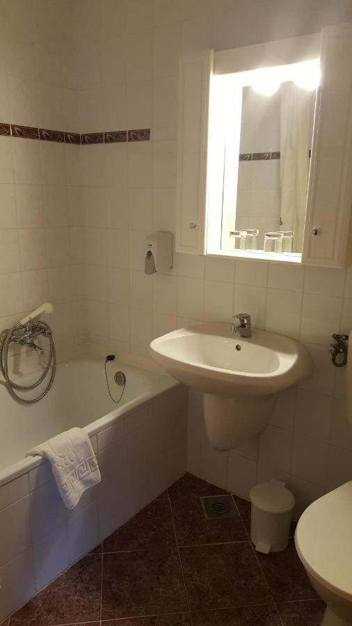 Astoria Panzio Bed & Breakfast Hévíz Eksteriør bilde